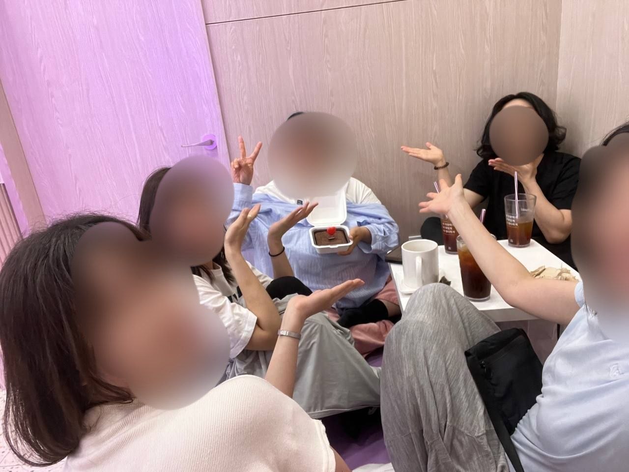쇼핑 후 카페에서